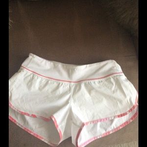 LULULEMON WHITE SHORTS 6